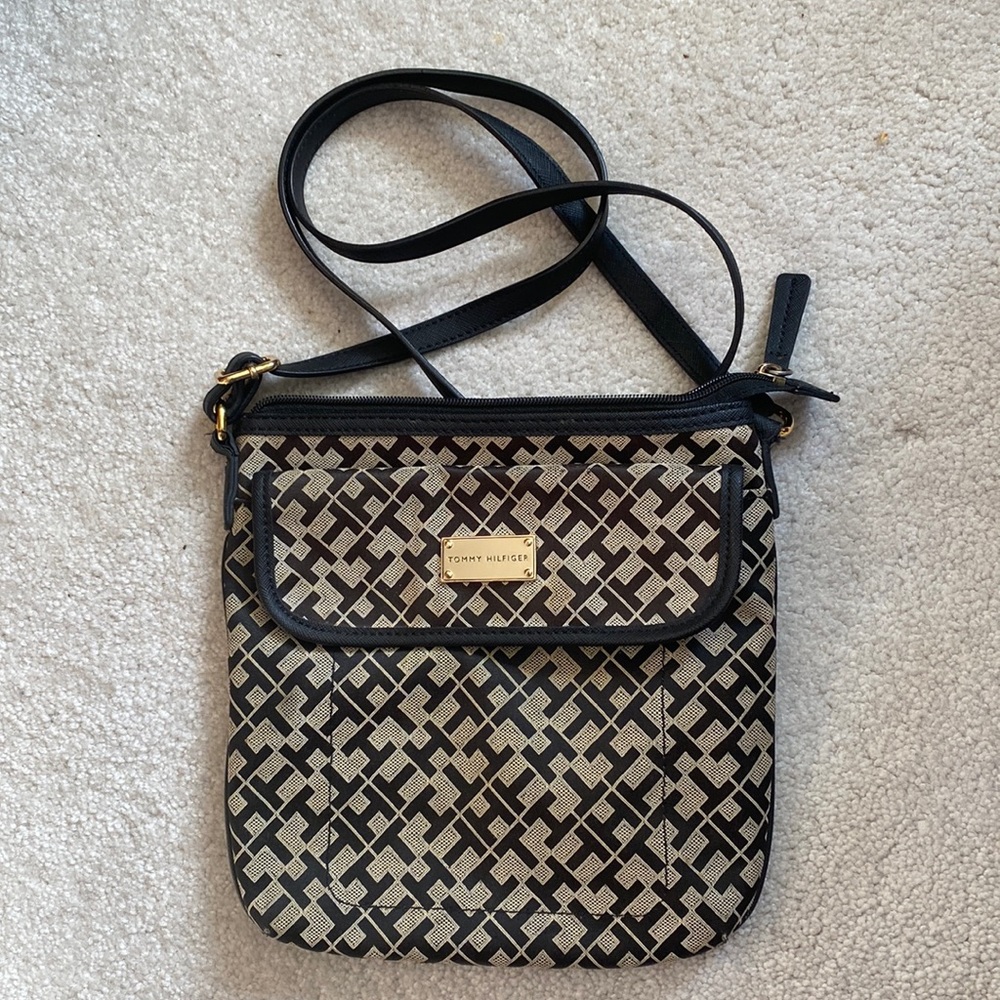 Tommy Hilfiger Crossbody Bag